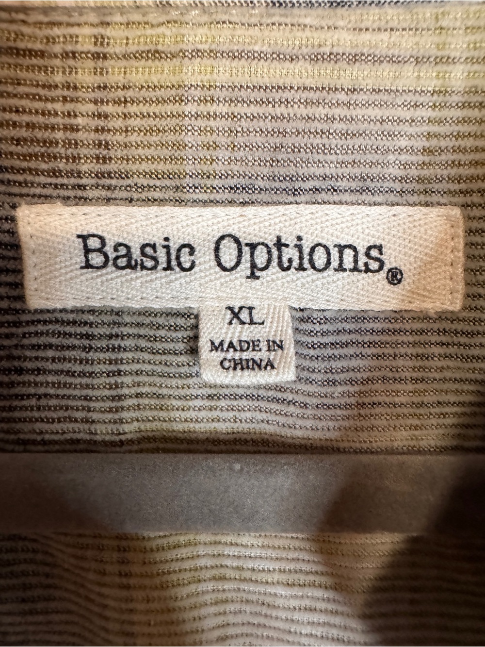 Basic Options Plaid Button-Down Flannel in Gray Cream | Size XL Graphic Tee - Picture 8 of 11